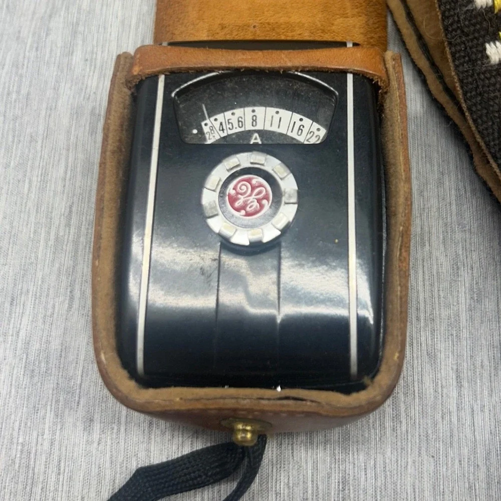 Yashica Electro 35 Rangefinder Camera‎ 45mm f1.7 Lens GE Light Meter Case Strap